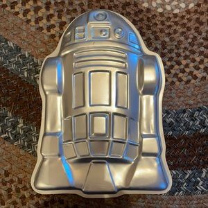 Wilton Star Wars R2D2 cake pan.